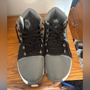NWT Nike LeBron Witness Gray and Black Athletic Sneakers Size 16